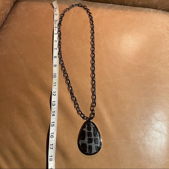 Calf hair leather statement pendant necklace - Picture 4 of 6